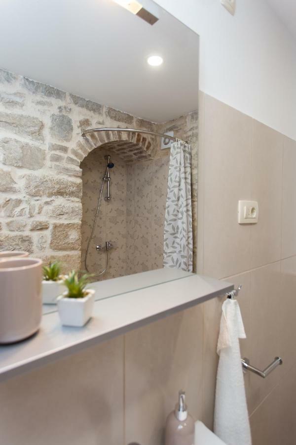 Studio Apartman "Brce" Kaštela Exterior foto