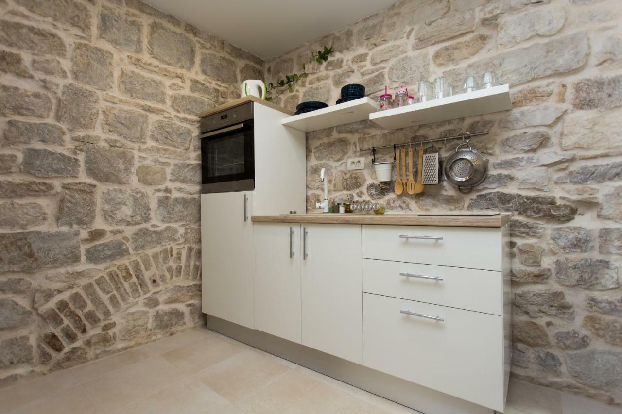 Studio Apartman "Brce" Kaštela Exterior foto